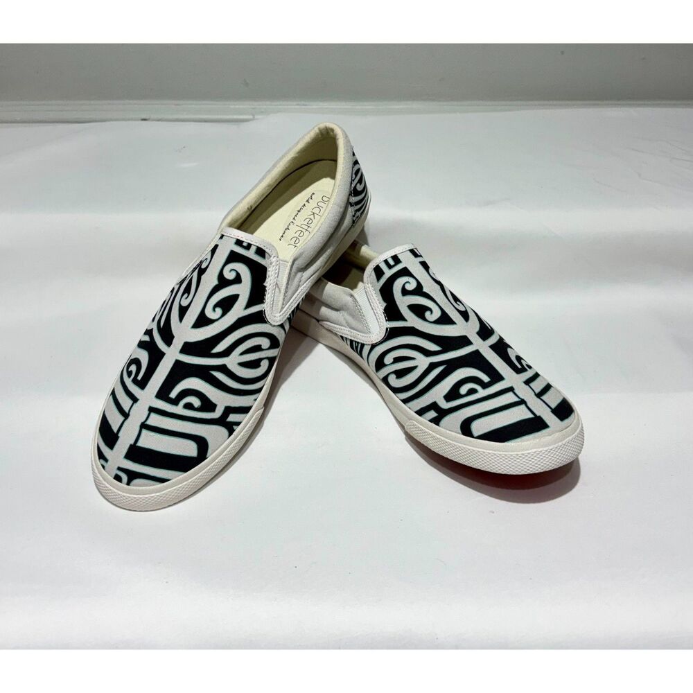 Bucketfeet Slip-On Shoes  Size 10
